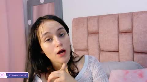 Snapshot of lolayun chatting on 11.04.25 Lola online show from 11.04.25