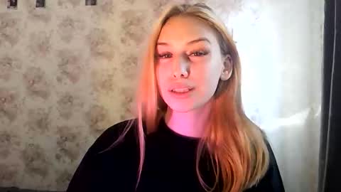 Snapshot of lollalakiss chatting on 10.14.25 LollaLaKiss online show from 10.14.25