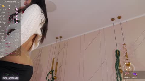 Snapshot of lolly_neal chatting on 12.30.24 Lolly online show from 12.30.24