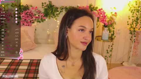 Snapshot of lolly_neal chatting on 10.15.25 Lolly online show from 10.15.25