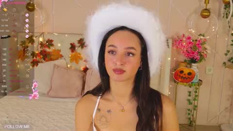 Snapshot of lolly_neal chatting on 10.29.25 Lolly online show from 10.29.25