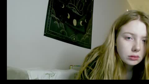 Snapshot of lollylol11 chatting on 12.04.24 Lilly online show from 12.04.24