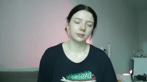 Snapshot of lollylol11 chatting on 11.26.25 Lilly online show from 11.26.25