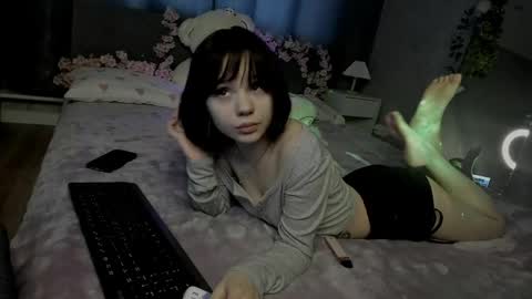 Snapshot of loly_cuttie chatting on 05.24.26 Loly online show from 05.24.26