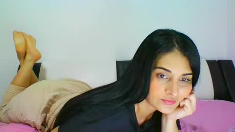Snapshot of lomaslindosoyyo chatting on 02.08.25 estehfania online show from 02.08.25
