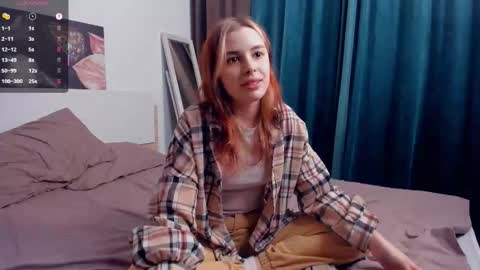 Snapshot of lonagass chatting on 09.13.25 Lona online show from 09.13.25