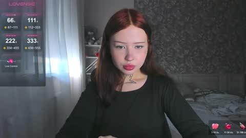 Snapshot of lonalye chatting on 11.06.25 lona online show from 11.06.25