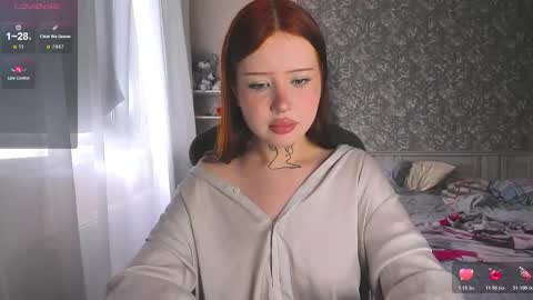 Snapshot of lonalye chatting on 11.10.25 lona online show from 11.10.25