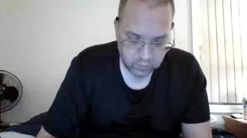 Snapshot of lonelyman91775 chatting on 06.05.26 Lonely Man online show from 06.05.26