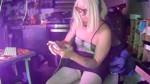 Snapshot of longbeachcd69 chatting on 10.15.25 longbeachcd69 online show from 10.15.25