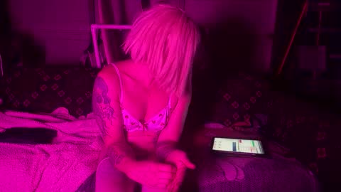 longbeachcd69 online show from 01.10.26