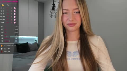 Snapshot of longoriaeva chatting on 12.06.24 Eva online show from 12.06.24