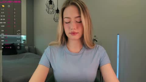 Snapshot of longoriaeva chatting on 02.08.25 Eva online show from 02.08.25