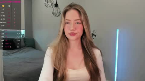 Snapshot of longoriaeva chatting on 02.13.25 Eva online show from 02.13.25