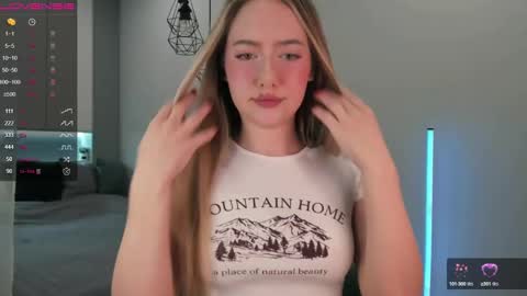 Snapshot of longoriaeva chatting on 02.16.25 Eva online show from 02.16.25