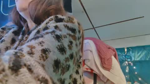 Londoncashmere69  online show from 01.31.25