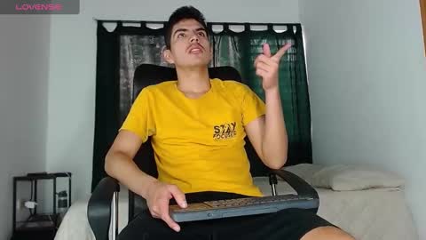 Snapshot of looki_16 chatting on 02.03.25 looki 16 online show from 02.03.25