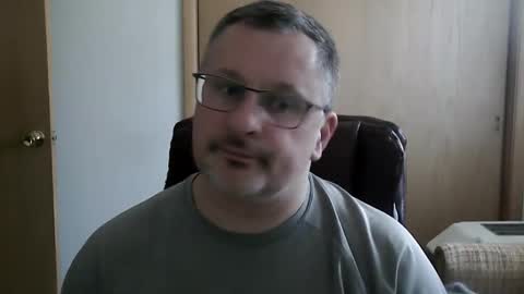 Snapshot of lookin75 chatting on 03.02.26 lookin75 online show from 03.02.26