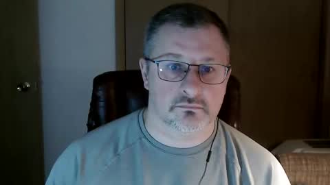 Snapshot of lookin75 chatting on 03.04.26 lookin75 online show from 03.04.26