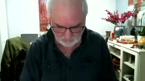 Snapshot of loop102 chatting on 12.30.24 loop102 online show from 12.30.24