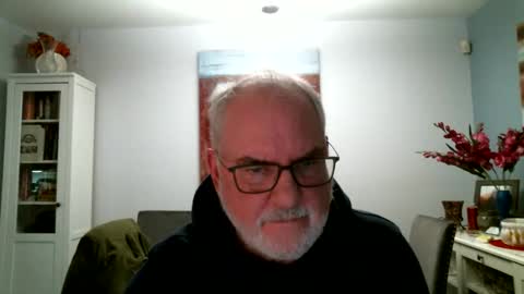 Snapshot of loop102 chatting on 02.01.25 loop102 online show from 02.01.25