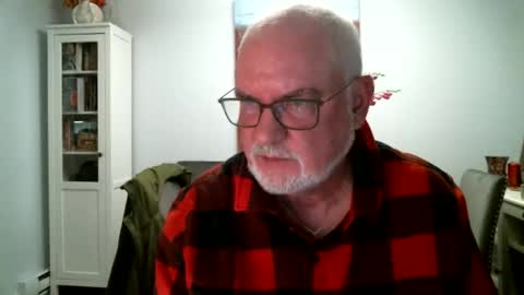 Snapshot of loop102 chatting on 11.28.25 loop102 online show from 11.28.25