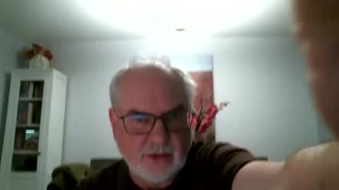 Snapshot of loop102 chatting on 05.01.26 loop102 online show from 05.01.26