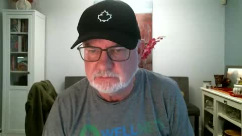 Snapshot of loop102 chatting on 05.03.26 loop102 online show from 05.03.26