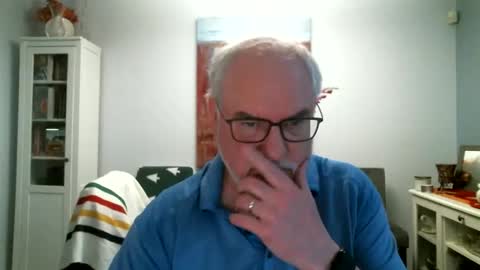 Snapshot of loop102 chatting on 05.10.26 loop102 online show from 05.10.26