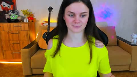 Snapshot of lora_cain chatting on 12.05.24 Lora Cain online show from 12.05.24