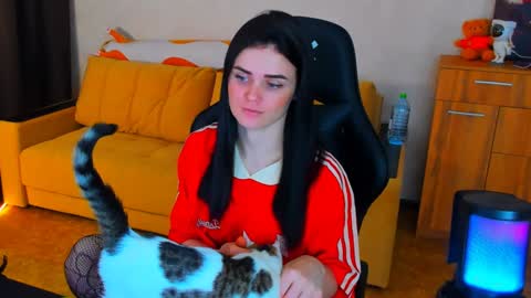 Snapshot of lora_cain chatting on 01.24.25 Lora Cain online show from 01.24.25