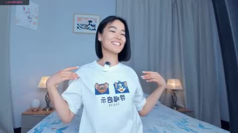 Snapshot of lora_lifelover chatting on 11.19.25 Lora control 2 min for every new Fan Club subscriber online show from 11.19.25