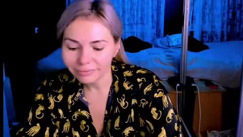 Snapshot of loraboyar chatting on 10.20.25 Lora online show from 10.20.25