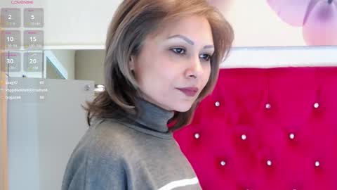 Snapshot of loradelniro1 chatting on 02.06.25 loradelniro1 online show from 02.06.25