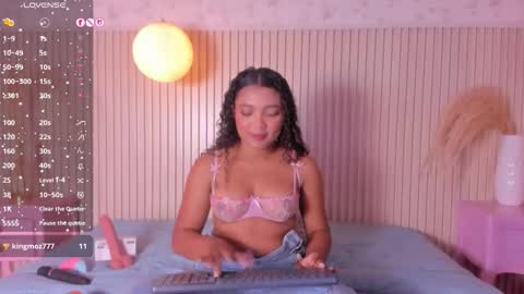 Snapshot of loraine_rios chatting on 02.25.26 Loraine Rios online show from 02.25.26