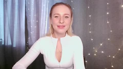 Snapshot of loravine chatting on 03.27.26 loravine online show from 03.27.26