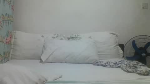 Snapshot of loreencutie chatting on 10.14.25 loreen online show from 10.14.25