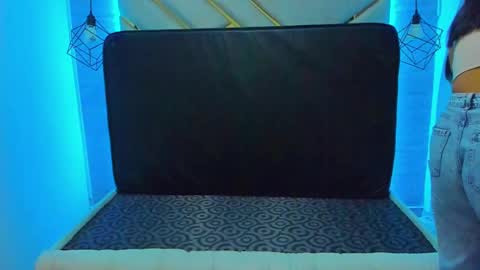 lorem_adams online show from 02.18.25