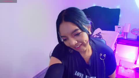 Snapshot of loren_44tits chatting on 05.05.26 Loren online show from 05.05.26
