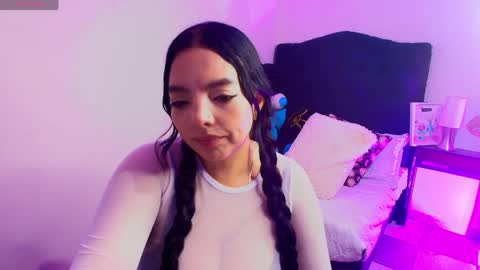 Snapshot of loren_44tits chatting on 05.10.26 Loren online show from 05.10.26
