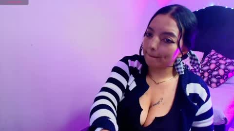 Snapshot of loren_44tits chatting on 05.11.26 Loren online show from 05.11.26