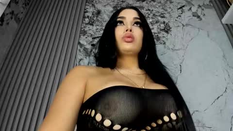 Doll Queen online show from 11.01.25