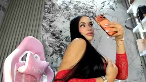 Doll Queen online show from 07.20.26