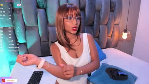 Snapshot of lorena_vieira_ chatting on 01.24.25 Lorena Vieira online show from 01.24.25