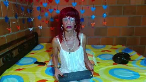 Snapshot of lorenacapelli chatting on 10.15.25 Lorena Capelli online show from 10.15.25