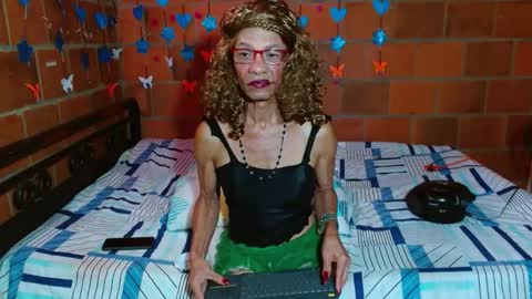 Snapshot of lorenacapelli chatting on 10.31.25 Lorena Capelli online show from 10.31.25