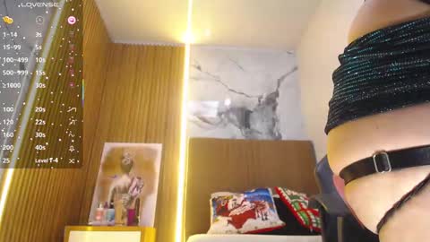 Snapshot of lorenadavies chatting on 11.27.25 lorenadavies online show from 11.27.25