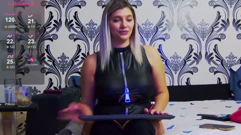 lorenaryan online show from 02.08.25