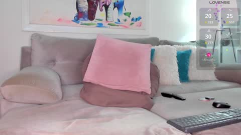 Snapshot of lorendolltsx chatting on 12.12.24 Loren online show from 12.12.24