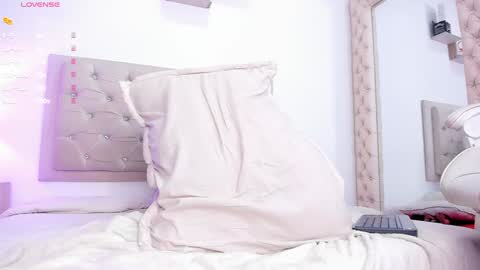 Snapshot of lorennahernandez chatting on 01.29.25 Lorena online show from 01.29.25